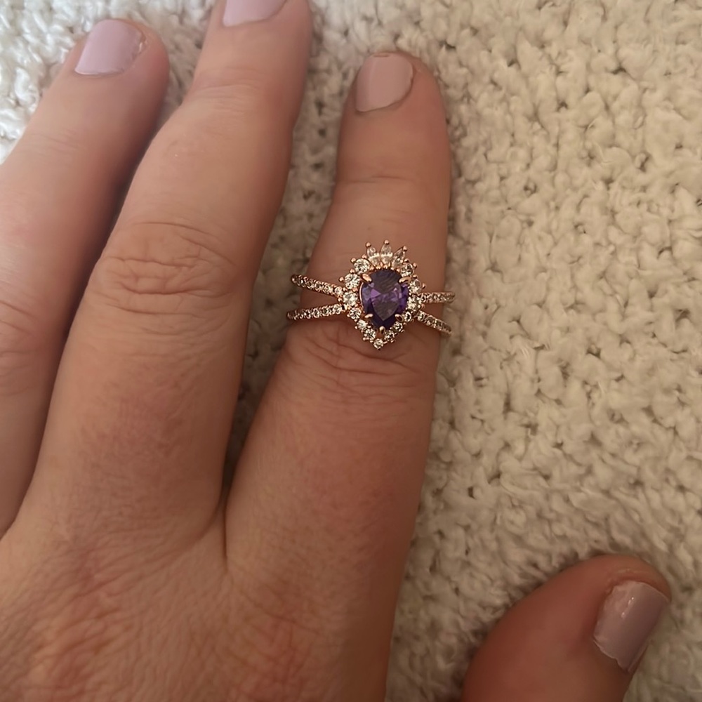 Bomb party rose gold ring size 10